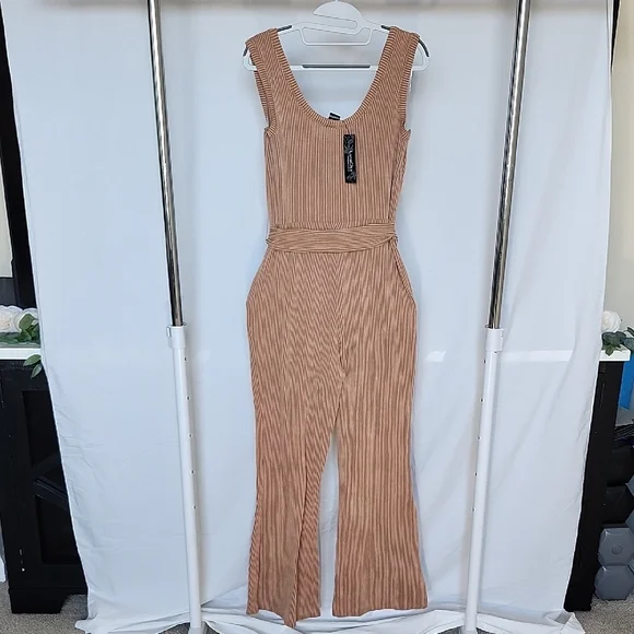 Elegant Tan Striped Jumpsuit - Picture 7 of 8